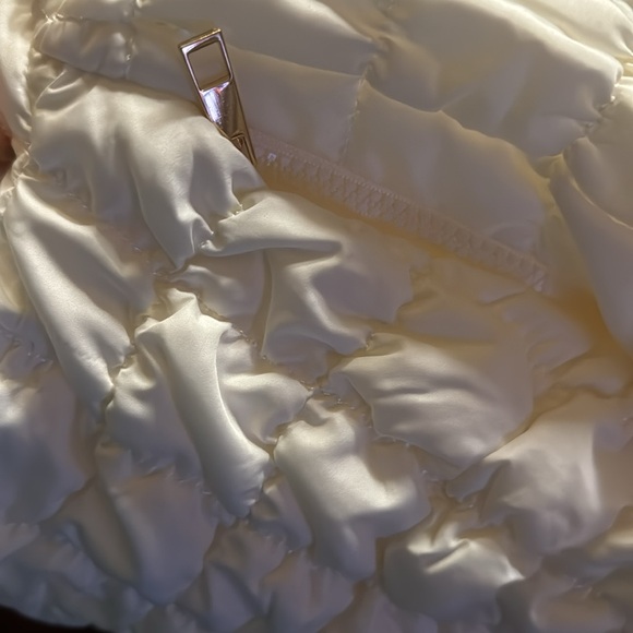 Pucker Up Quilted Carryall - Picture 4 of 4